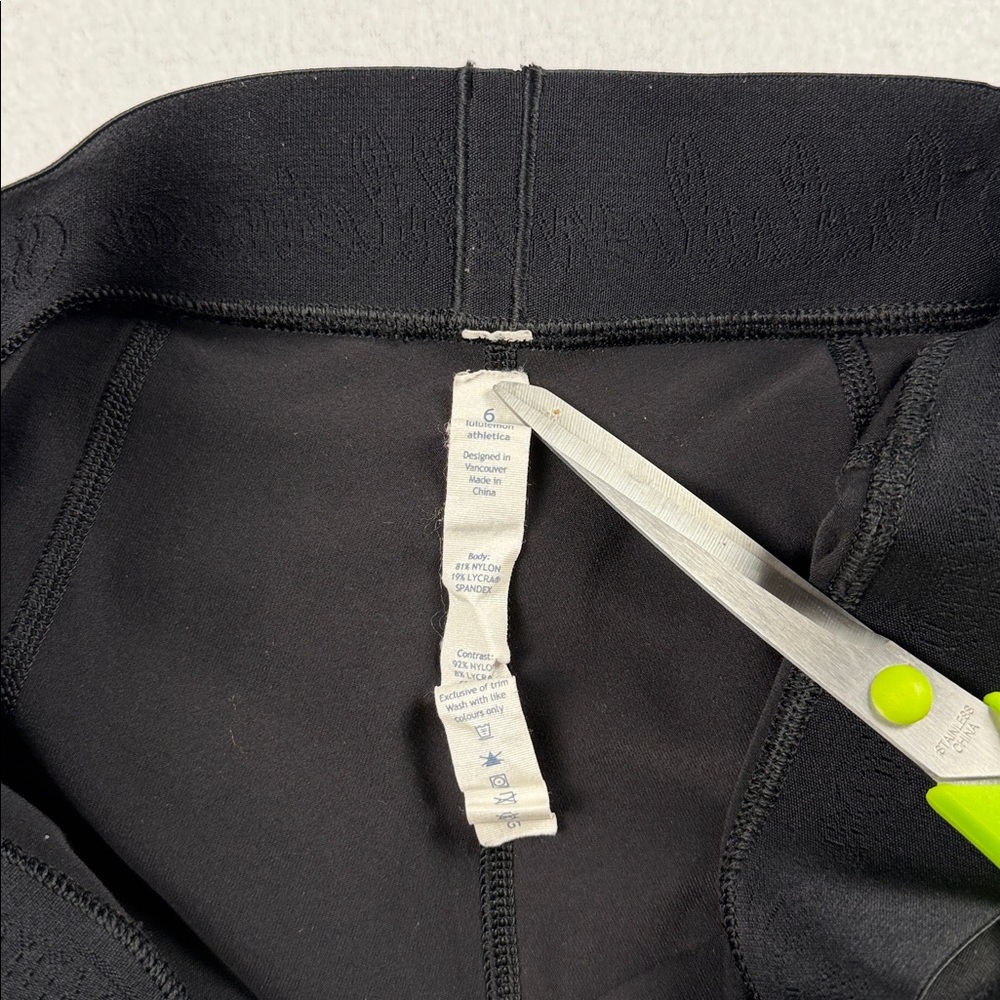 Lululemon‎ Women's Wunder Under Roll Down Pants Black Yoga Dance Size 6 - Picture 10 of 10